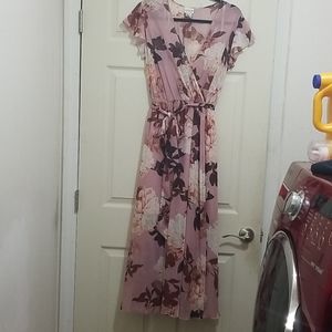 Sleeveless floral maxi dress